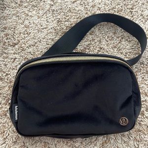 Lululemon EWBB Gold and black velvet